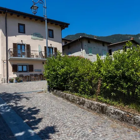 Ap. Ginevra - Di Garda Apartman *